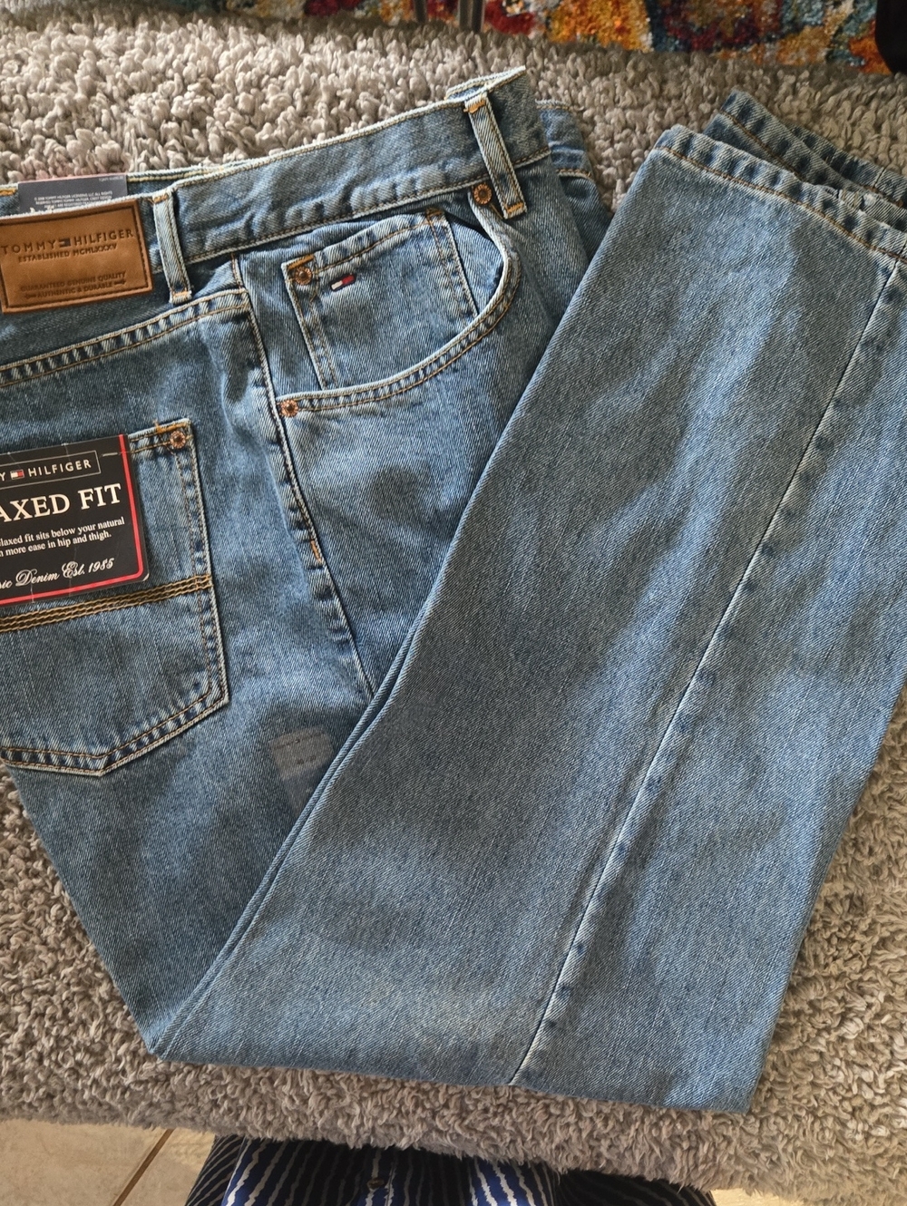 Tommy Hilfiger Men's Relaxed Jeans in Light Blue Denim-Size 40-30